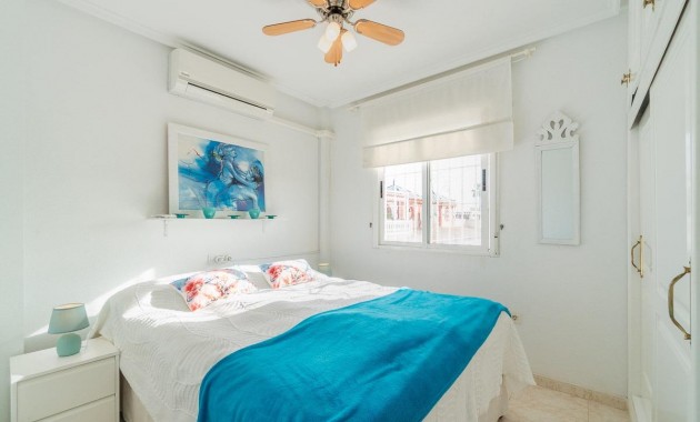 Sale - Terraced house -
Orihuela Costa - Playa Flamenca