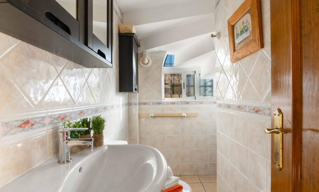 Sale - house -
Orihuela Costa - Los Almendros-La Florida