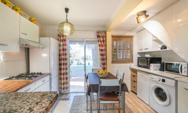 Sale - Terraced house -
Torrevieja - Los Balcones - Los Altos del Edén