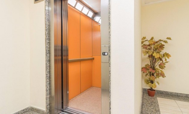 Resale - Wohnung -
Torrevieja - Centro