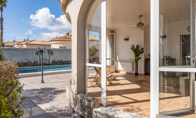 Sale - Villa -
Orihuela Costa - Playa Flamenca