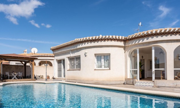 Sale - Villa -
Orihuela Costa - Playa Flamenca