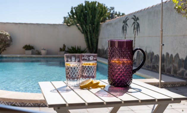 Sale - Villa -
Orihuela Costa - Playa Flamenca