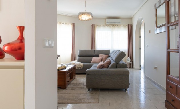 Sale - Villa -
Orihuela Costa - Playa Flamenca