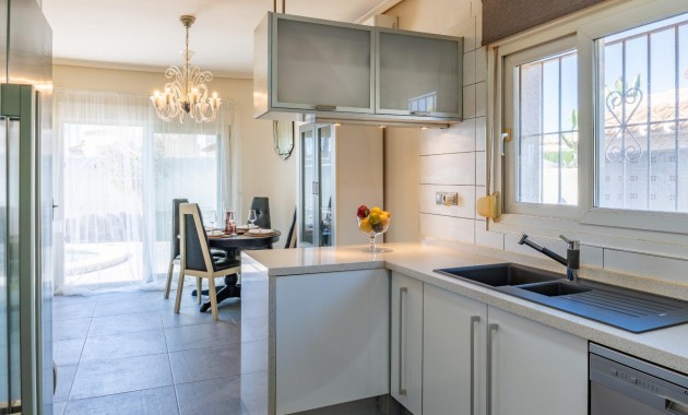 Sale - Villa -
Orihuela Costa - Playa Flamenca