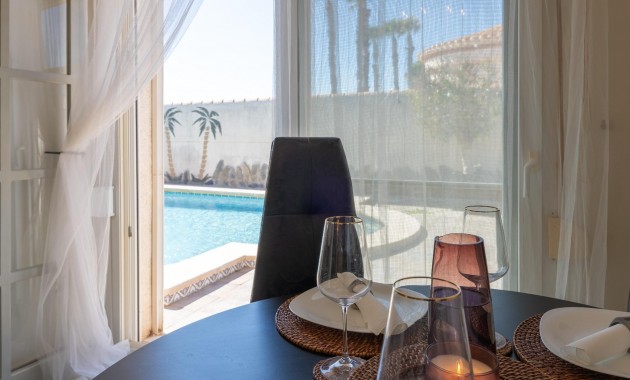 Sale - Villa -
Orihuela Costa - Playa Flamenca