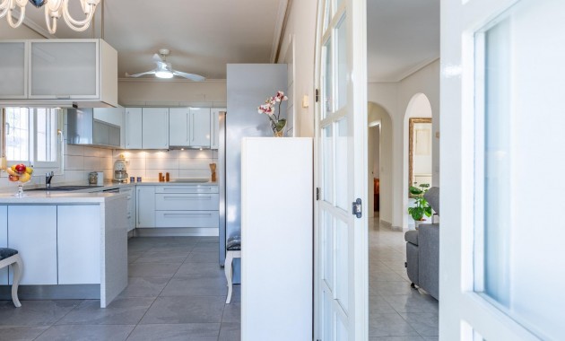 Sale - Villa -
Orihuela Costa - Playa Flamenca