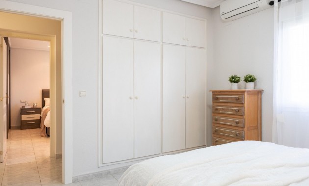 Sale - Villa -
Orihuela Costa - Playa Flamenca