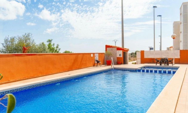 Resale - Terraced house -
Orihuela Costa - Villamartin
