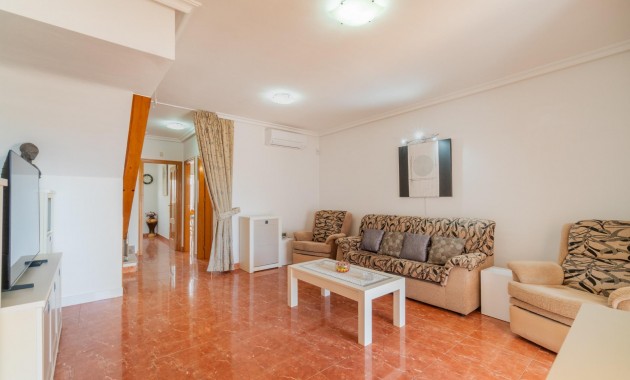 Resale - Terraced house -
Orihuela Costa - Villamartin