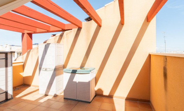 Resale - Terraced house -
Orihuela Costa - Villamartin