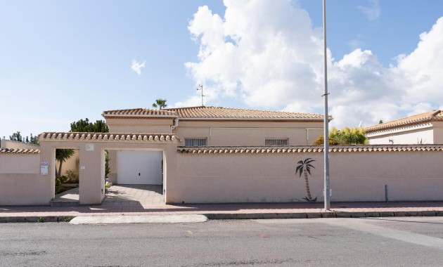 Venta - Villa -
Orihuela Costa - Playa Flamenca