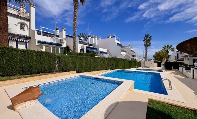 Resale - Einfamilienhaus -
Orihuela - Villamartin