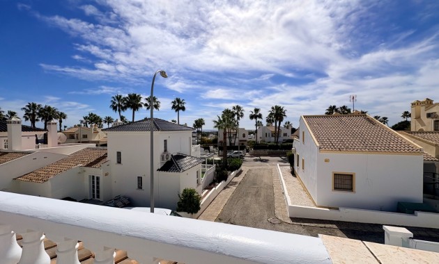 Resale - Einfamilienhaus -
Orihuela - Villamartin
