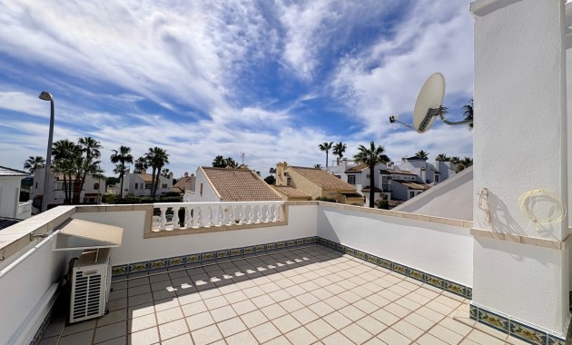 Resale - Einfamilienhaus -
Orihuela - Villamartin