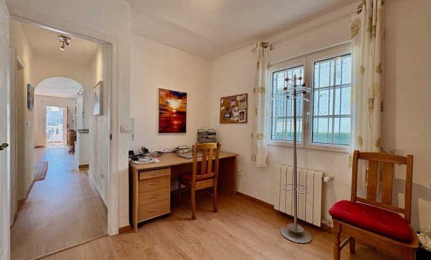 Resale - Einfamilienhaus -
Orihuela - Villamartin