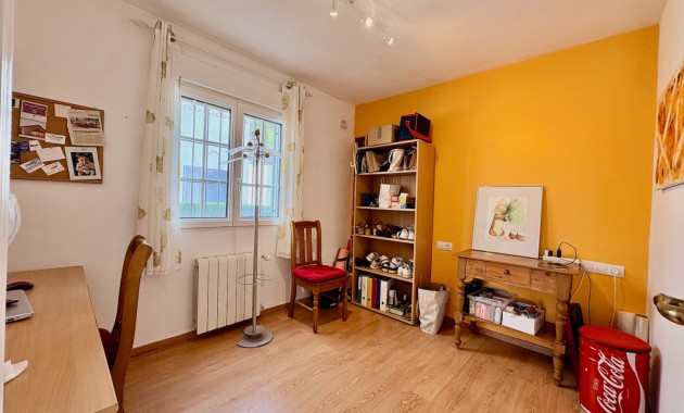 Resale - Einfamilienhaus -
Orihuela - Villamartin