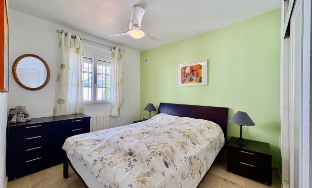 Resale - Einfamilienhaus -
Orihuela - Villamartin