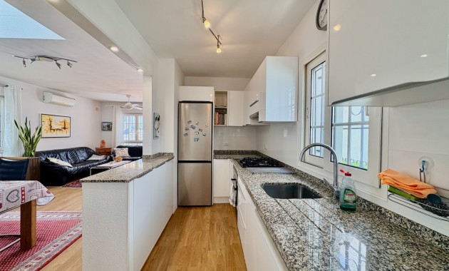 Resale - Einfamilienhaus -
Orihuela - Villamartin