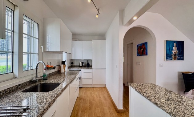 Resale - Einfamilienhaus -
Orihuela - Villamartin