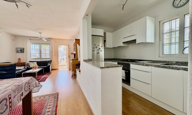 Resale - Einfamilienhaus -
Orihuela - Villamartin