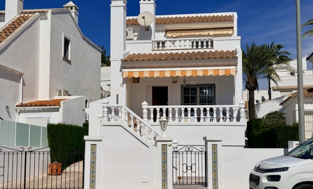 Resale - Einfamilienhaus -
Orihuela - Villamartin