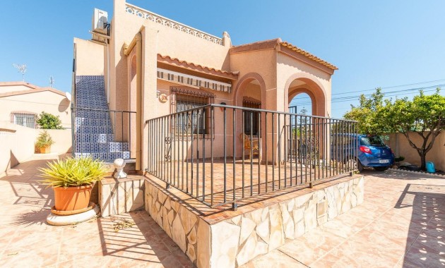 Sale - Villa -
San Fulgencio - La Marina