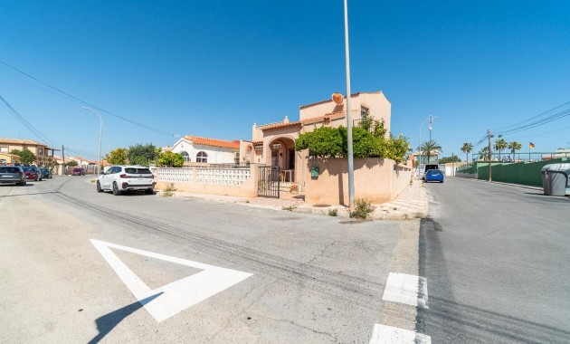 Sale - Villa -
San Fulgencio - La Marina