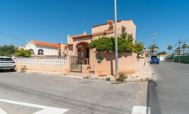 Sale - Villa -
San Fulgencio - La Marina