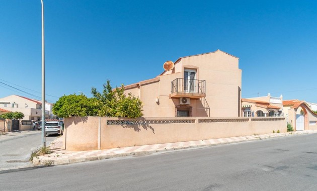 Sale - Villa -
San Fulgencio - La Marina
