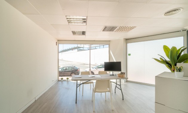 Alquiler a largo plazo - Commercial Unit -
Orihuela Costa - Playa Flamenca