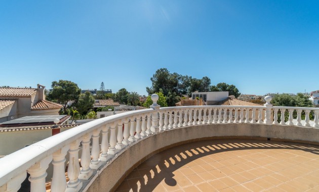 Venta - Villa -
Orihuela Costa - La Zenia