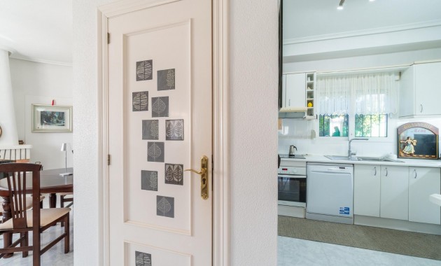 Venta - Villa -
Orihuela Costa - La Zenia