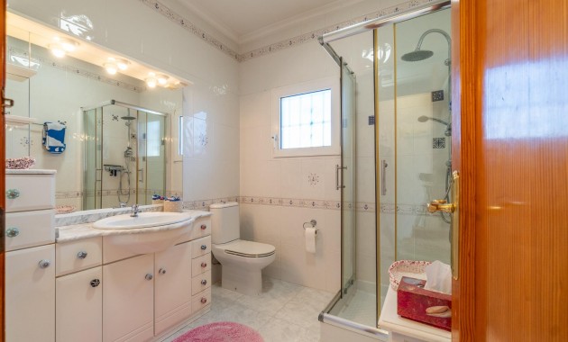 Venta - Villa -
Orihuela Costa - La Zenia