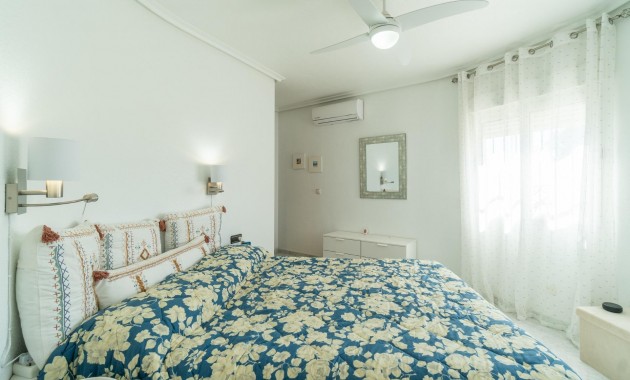 Venta - Villa -
Orihuela Costa - La Zenia