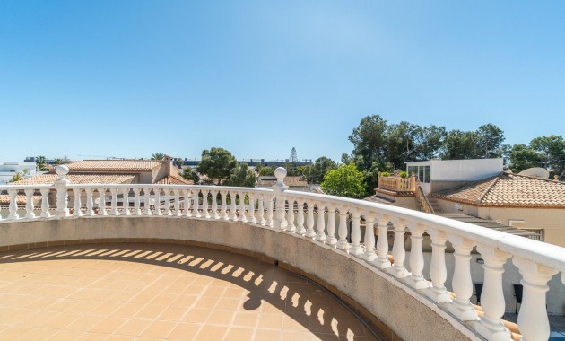 Venta - Villa -
Orihuela Costa - La Zenia