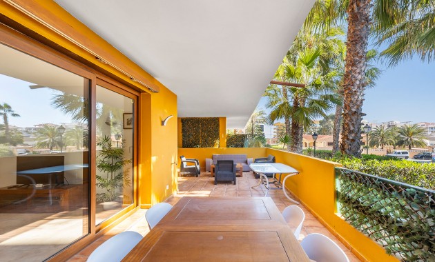 Sale - Apartment -
Torrevieja - Punta prima