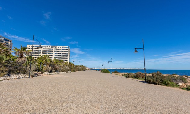 Sale - Apartment -
Torrevieja - Punta prima