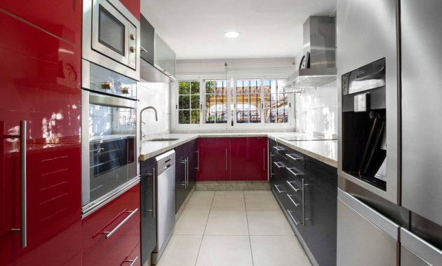 Resale - house -
Orihuela Costa - Los Almendros-La Florida