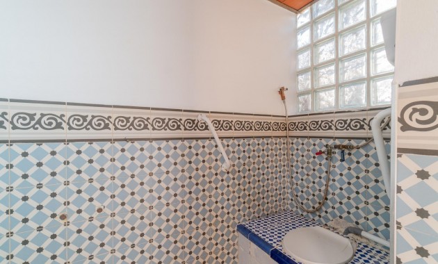 Resale - Villa -
Torrevieja - Los altos