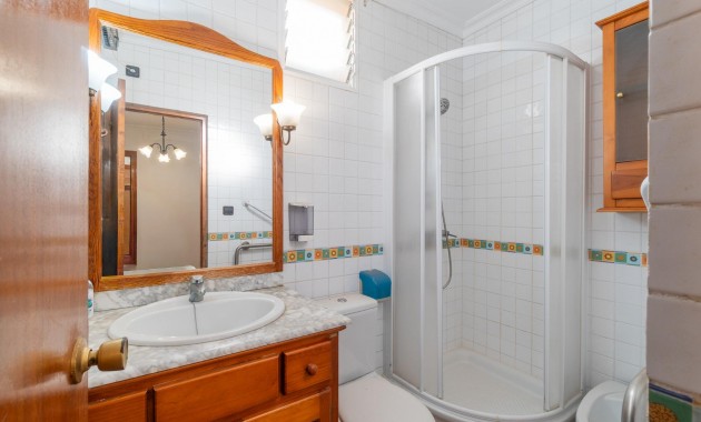 Resale - Villa -
Torrevieja - Los altos