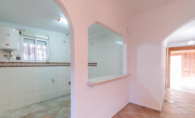 Resale - Villa -
Torrevieja - Los altos