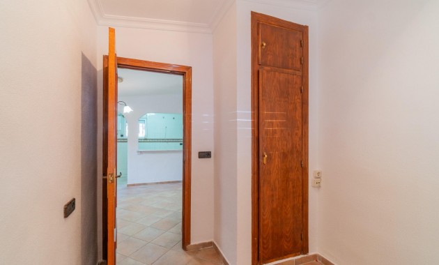 Resale - Villa -
Torrevieja - Los altos