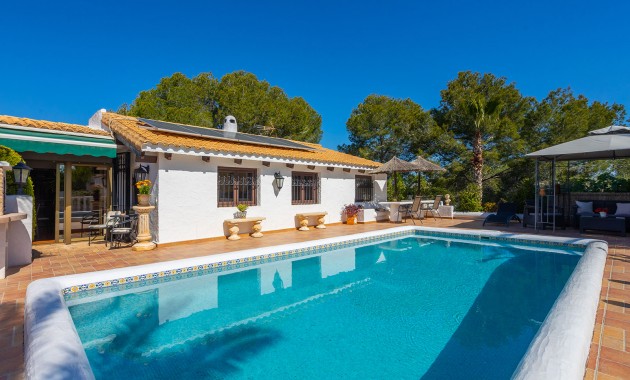 Resale - Villa -
Orihuela - Orihuela Costa