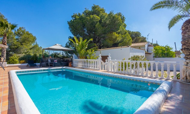 Resale - Villa -
Orihuela - Orihuela Costa