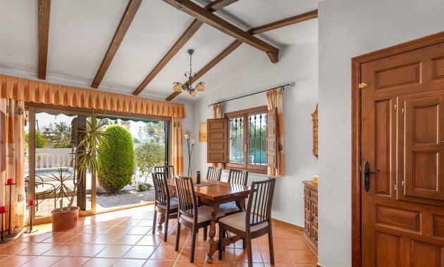 Resale - Villa -
Orihuela - Orihuela Costa