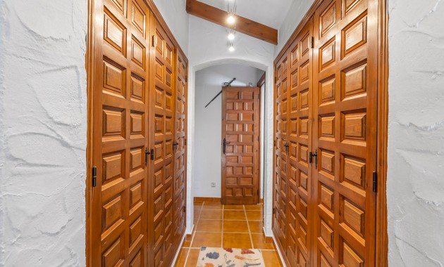 Resale - Villa -
Orihuela - Orihuela Costa