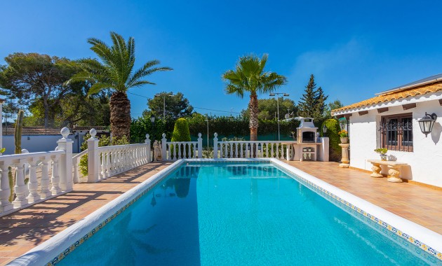Resale - Villa -
Orihuela - Orihuela Costa