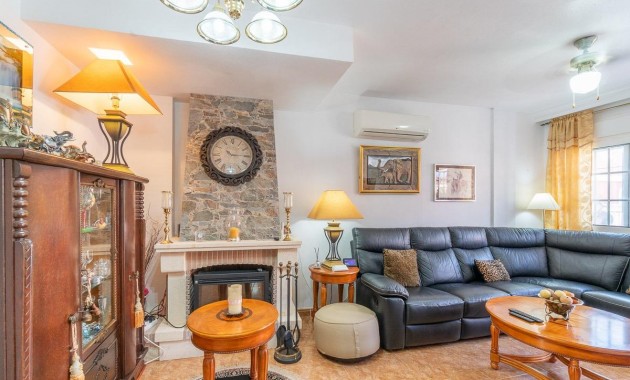 Resale - Terraced house -
Orihuela Costa - PAU 8