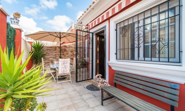 Resale - Terraced house -
Orihuela Costa - PAU 8